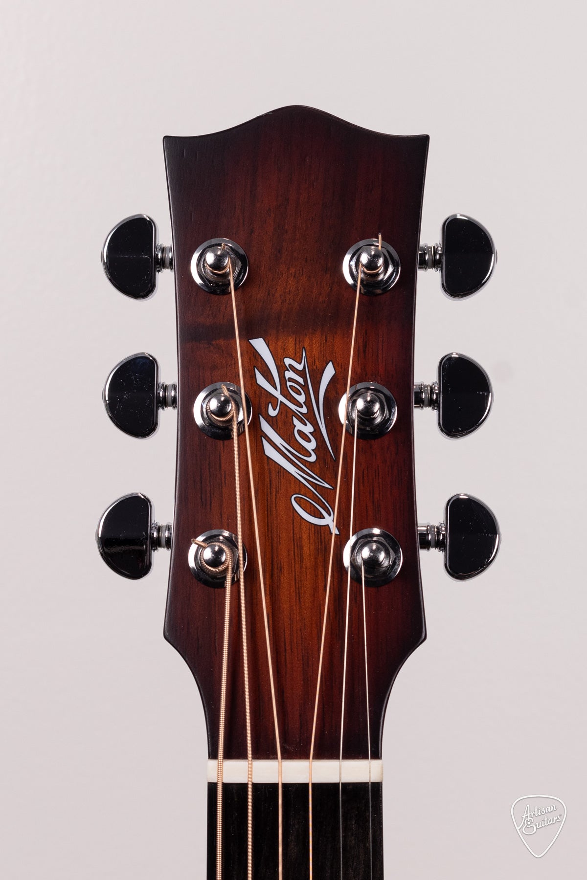Maton Guitars Solid Road Series SRS-70C Dreadnought - 16640