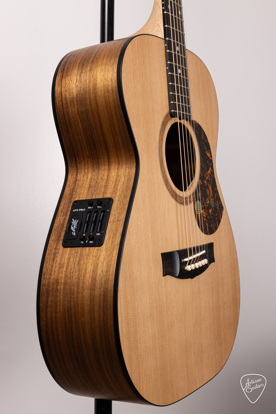 Maton Guitars Solid Road Series SRS-808 - 16564