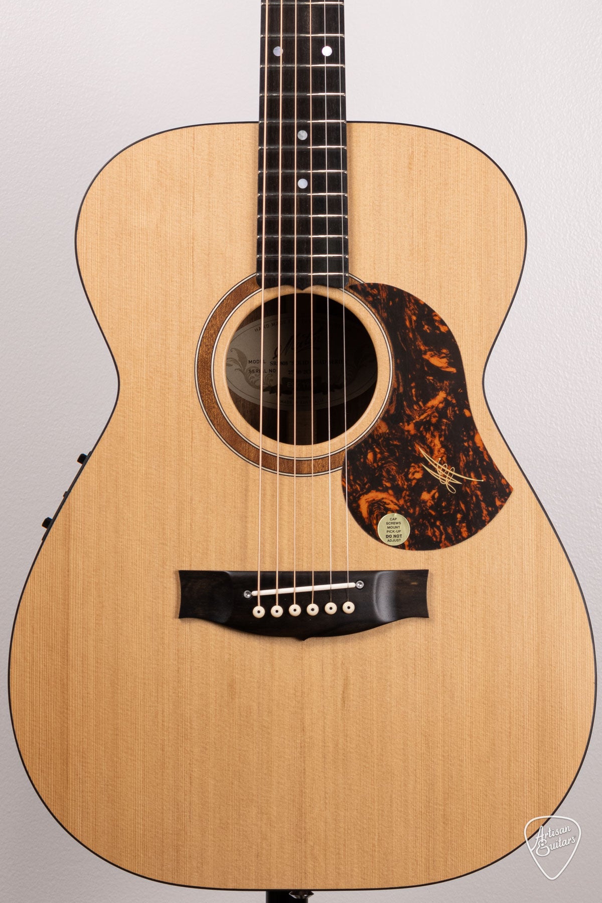 Maton Guitars Solid Road Series SRS-808 - 16565