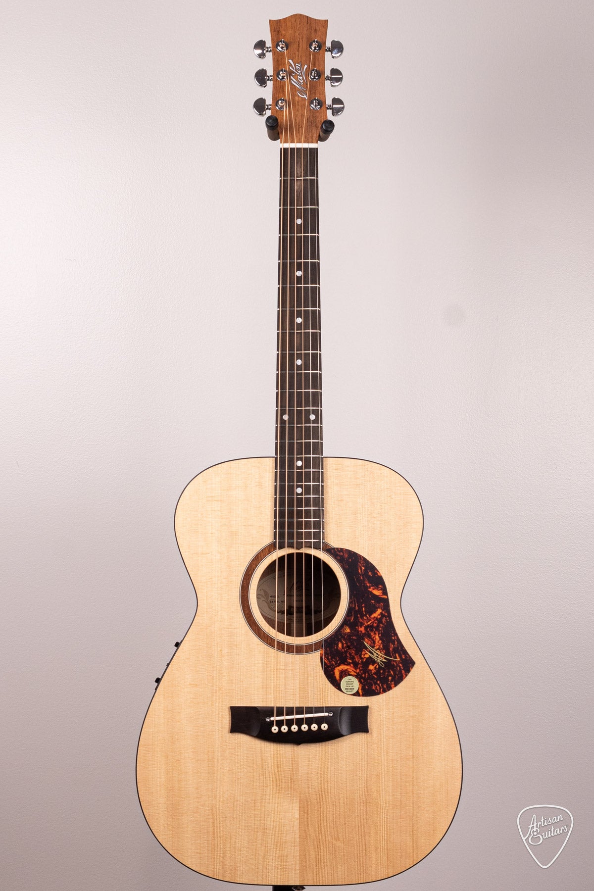 Maton Guitars Solid Road Series SRS-808 - 16717