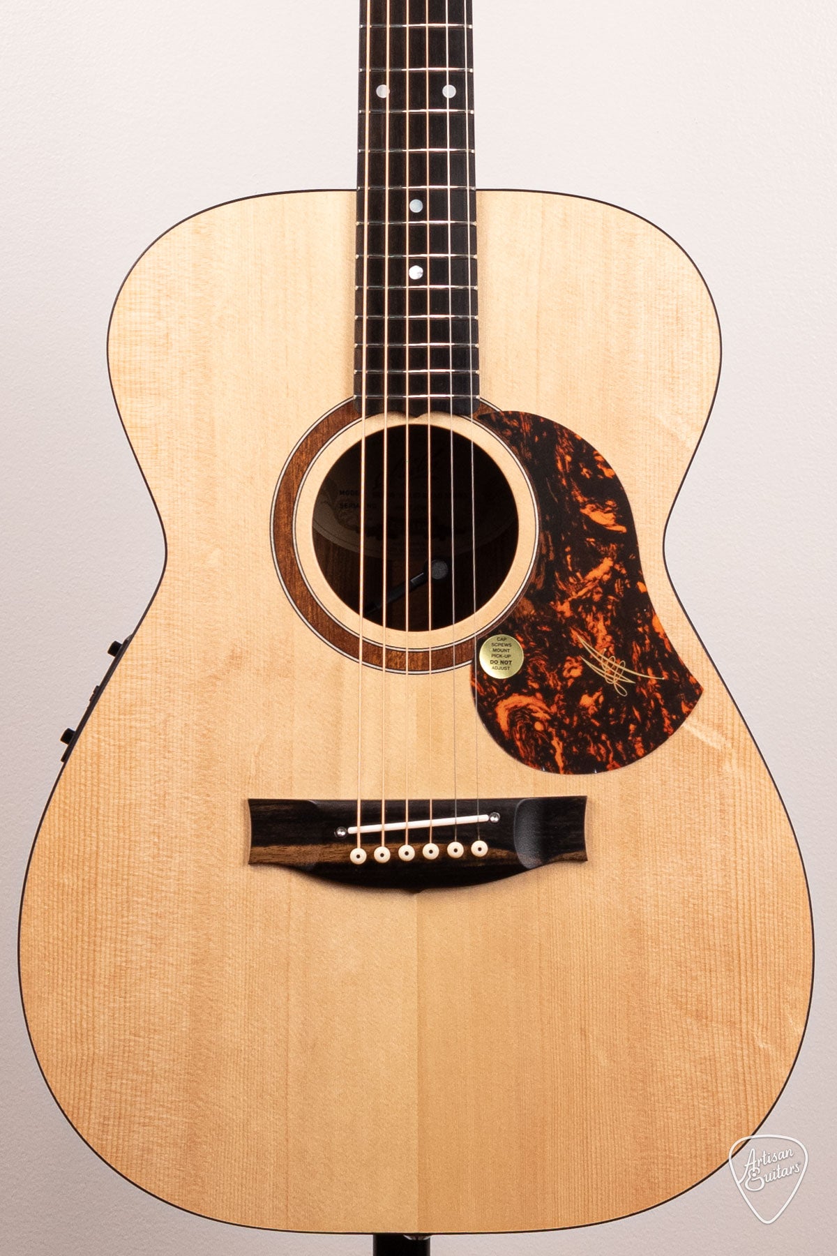 Maton Guitars Solid Road Series SRS-808 - 16741