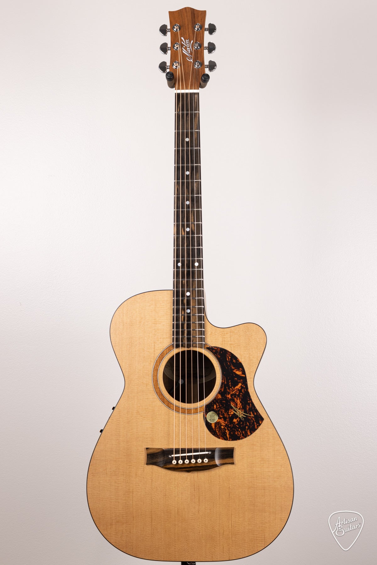 Maton Guitars Solid Road Series SRS-808C - 16535