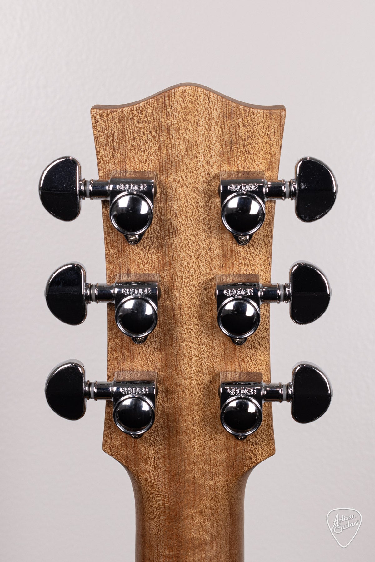 Maton Guitars Solid Road Series SRS-808C - 16535