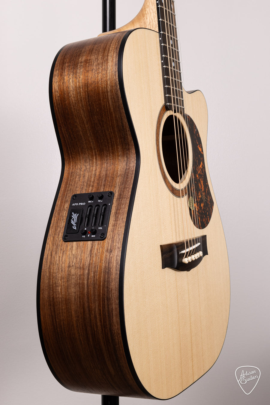 Maton Guitars Solid Road Series SRS-808C - 16566