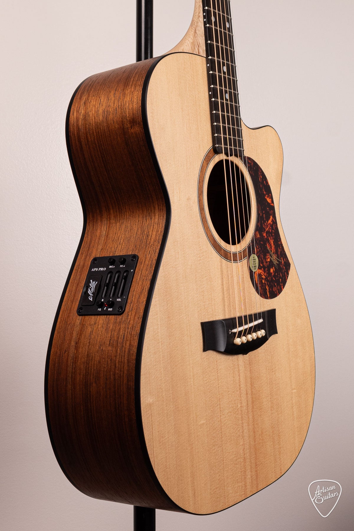 Maton Guitars Solid Road Series SRS-808C - 16622