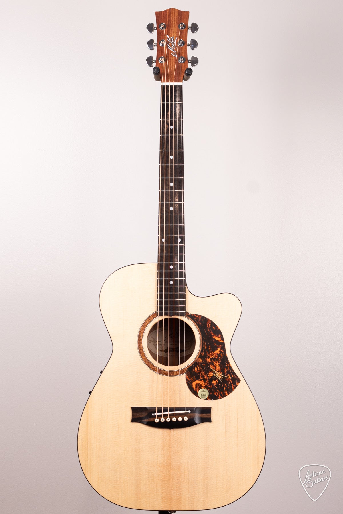 Maton Guitars Solid Road Series SRS-808C - 16718