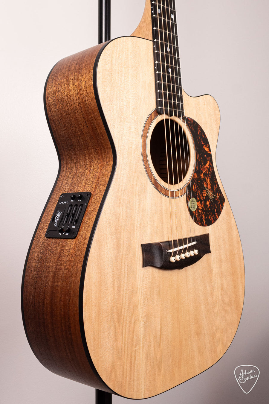 Maton Guitars Solid Road Series SRS-808C - 16720