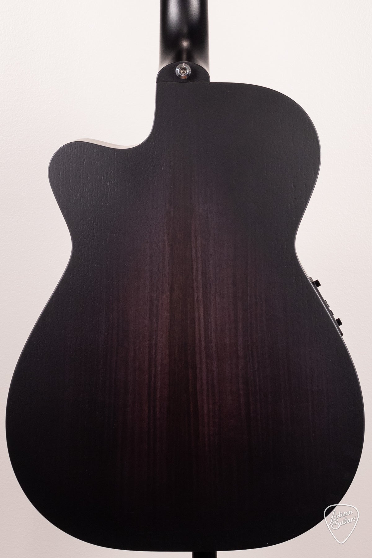 Maton Guitars Solid Road Series SRS-808C - 16749