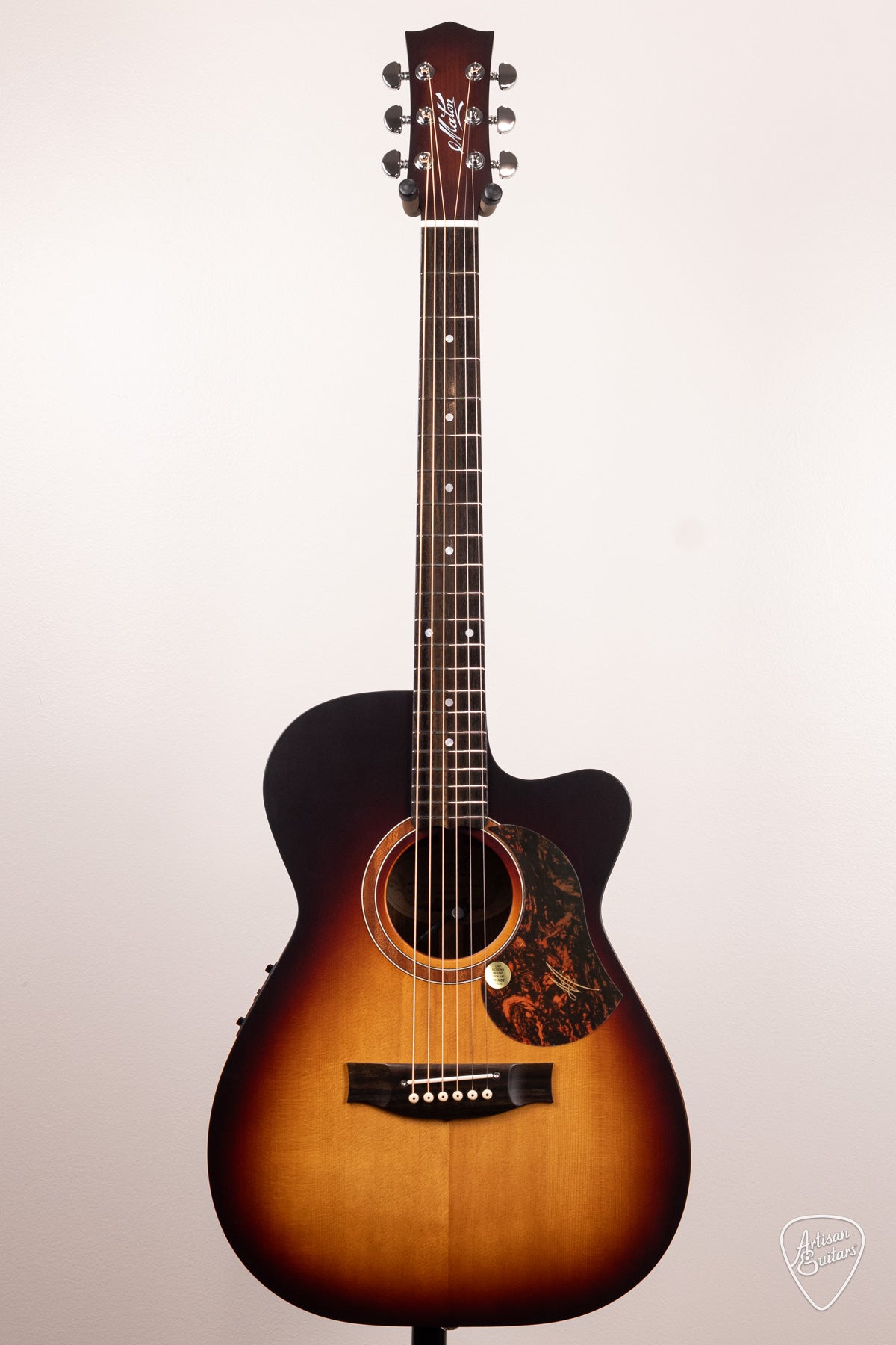 Maton Guitars Solid Road Series SRS-808C - 16742