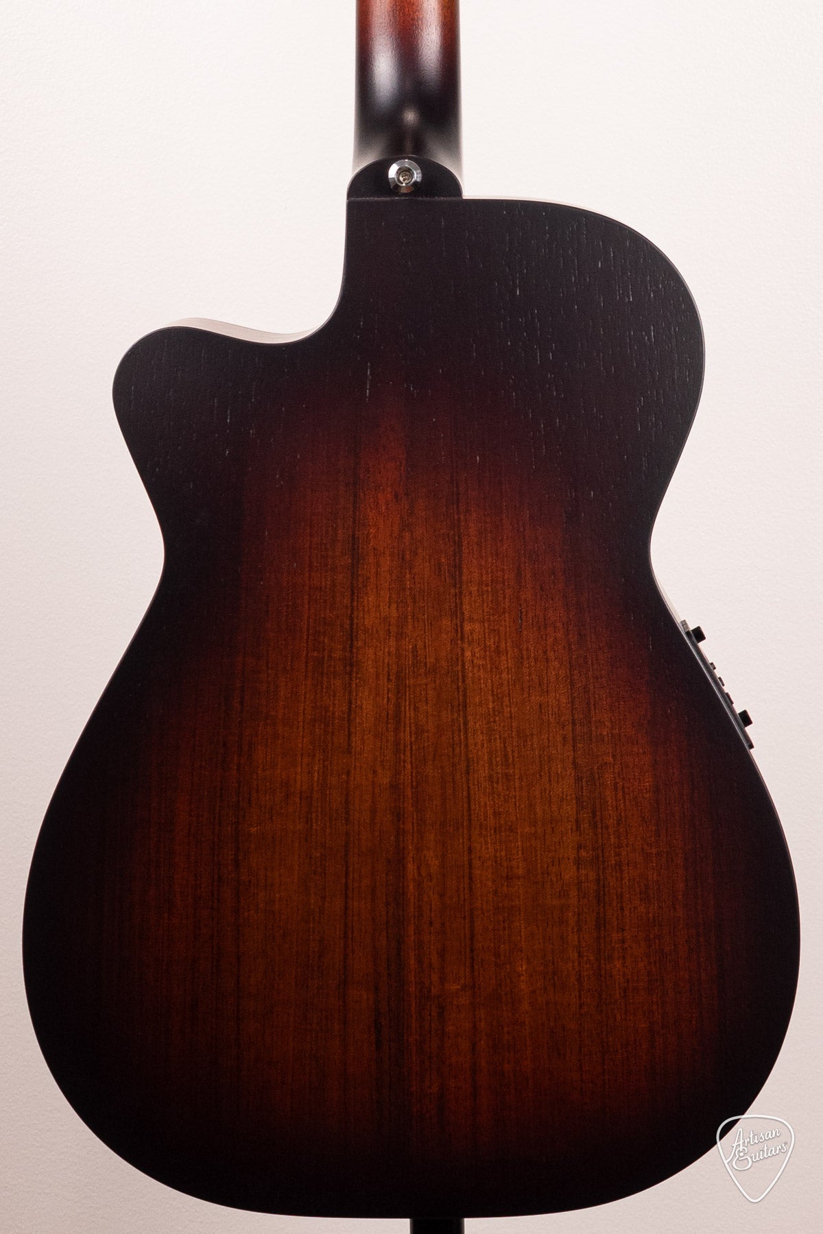 Maton Guitars Solid Road Series SRS-808C - 16742