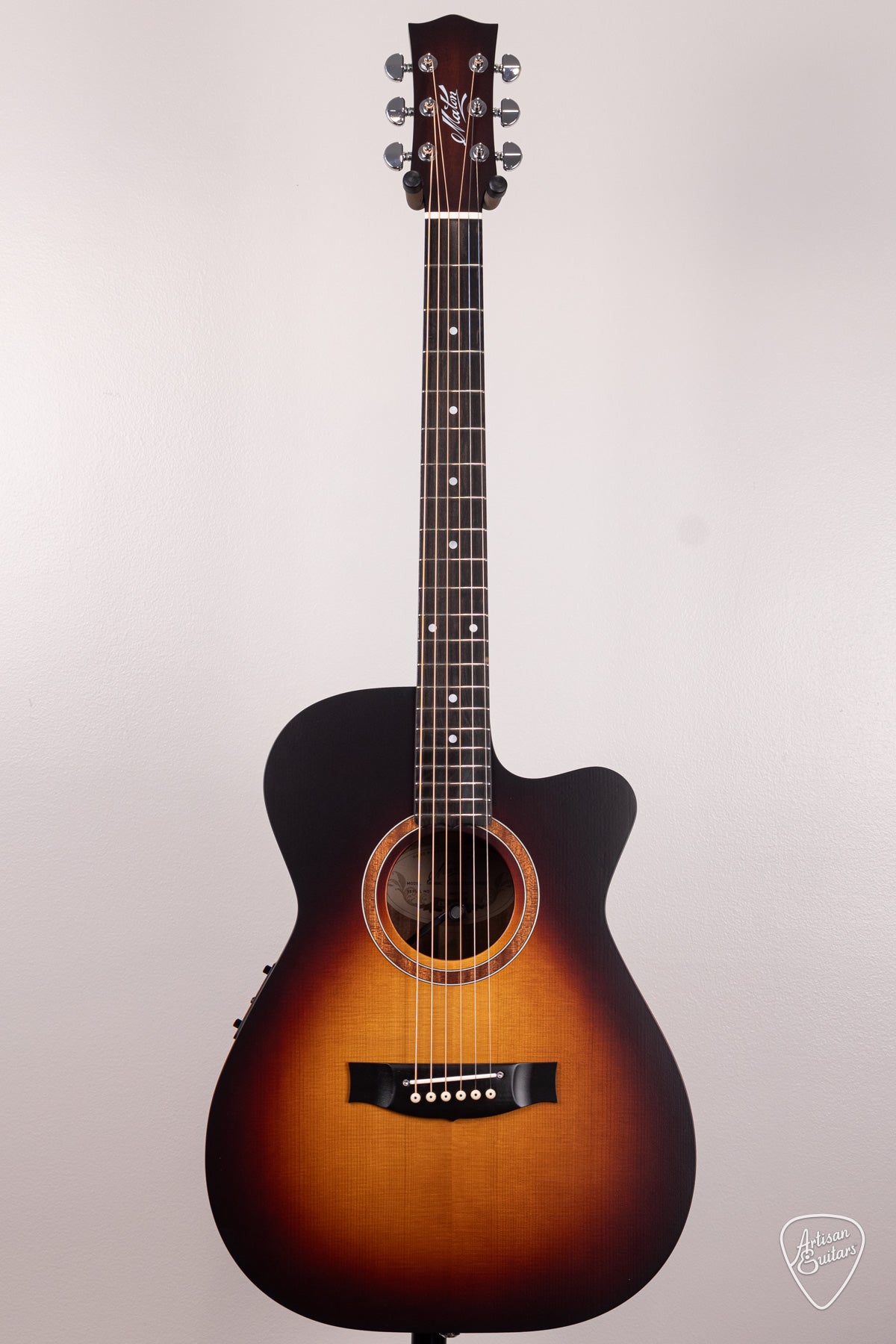 Maton Guitars Solid Road Series SRS-808C - 16642