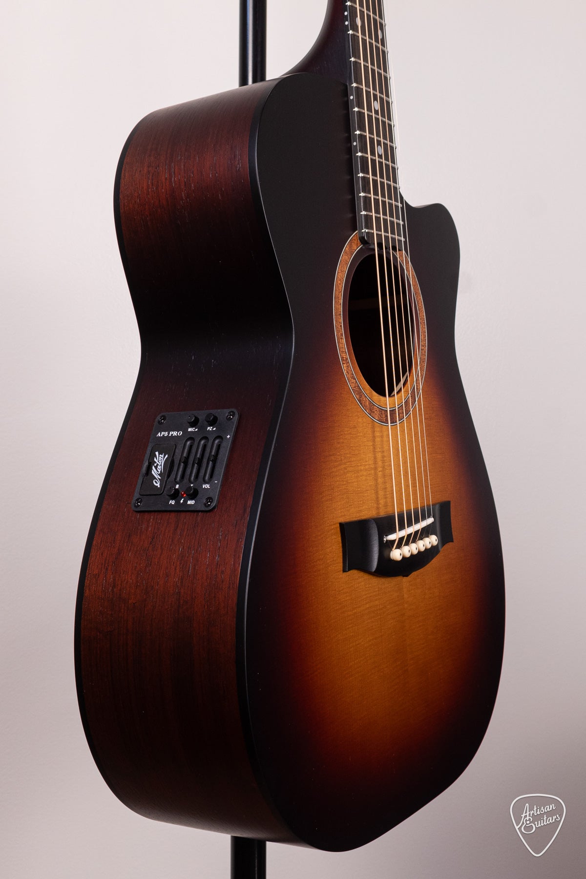 Maton Guitars Solid Road Series SRS-808C - 16642