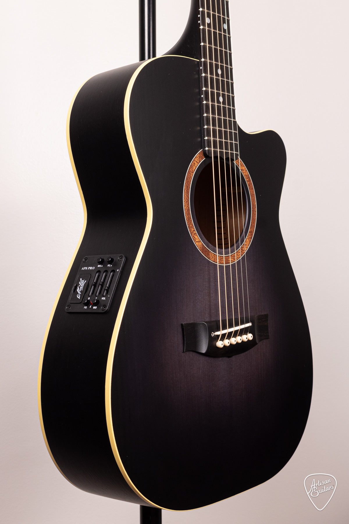 Maton Guitars EBG-808C Performer - 16790