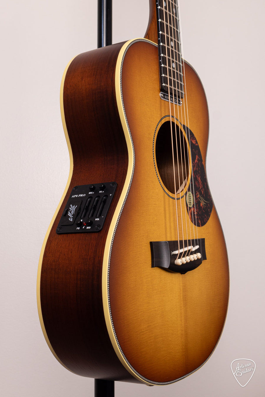 Artisan Guitars largest authorized US Maton Guitar dealer.