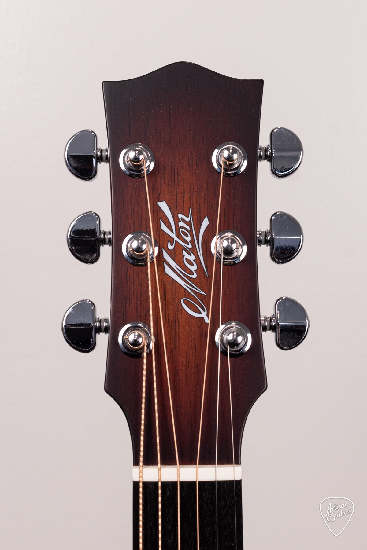 Maton Guitars Solid Road Series SRS-70C Dreadnought - 16657