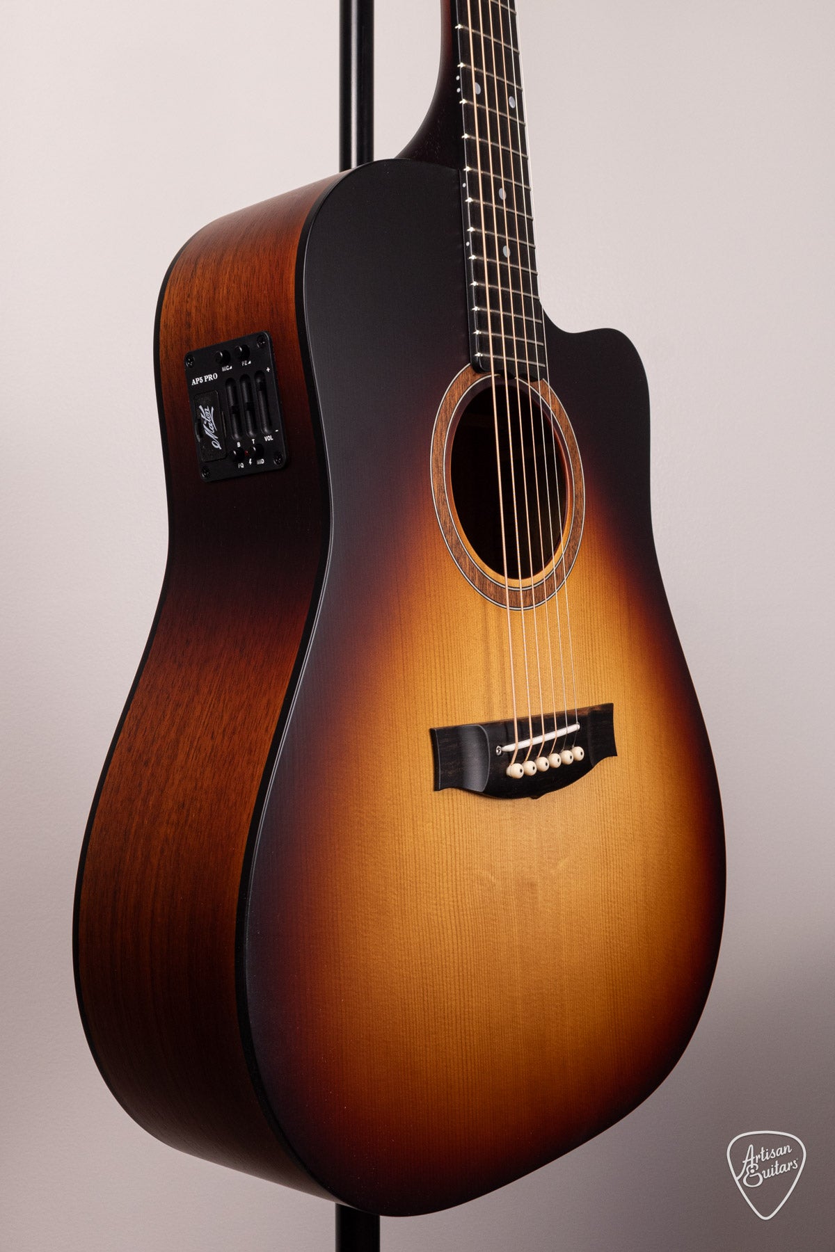 Maton Guitars Solid Road Series SRS-70C Dreadnought - 16657