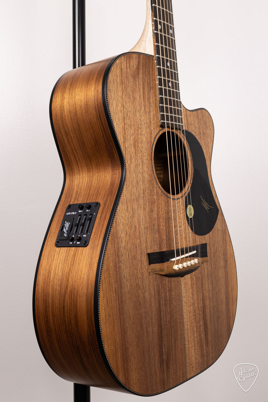 Maton Guitars All-Blackwood EBW-808C Cutaway - 16522