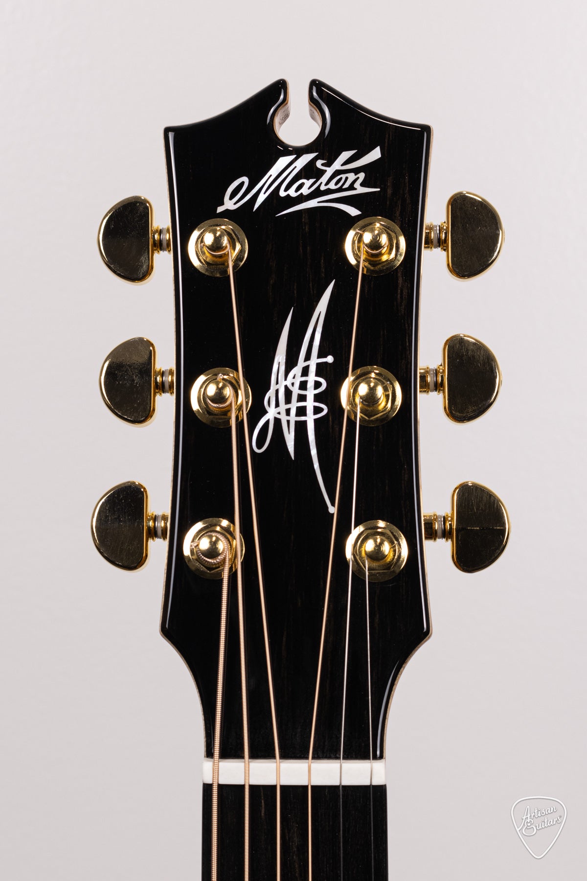 Maton Guitars EM100C-808 Messiah Cutaway - 16528