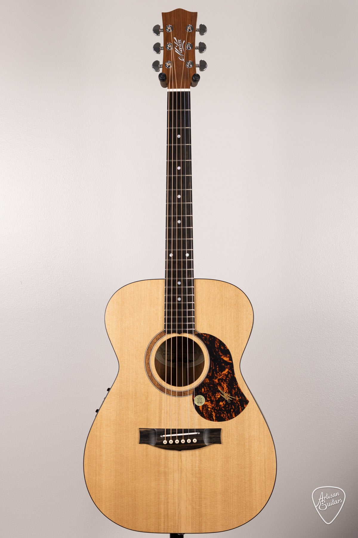 Maton Guitars Solid Road Series SRS-808 - 16517