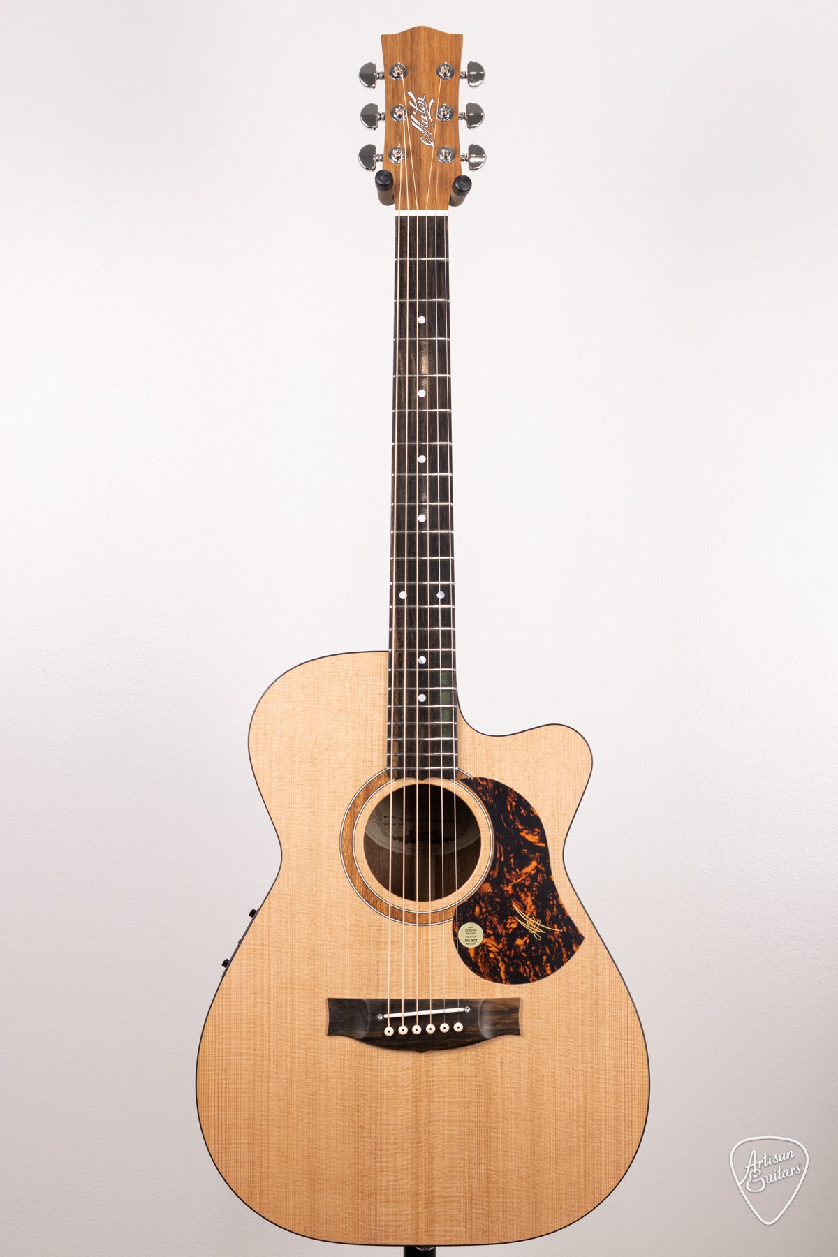 Maton Guitars Solid Road Series SRS-808C - 16520