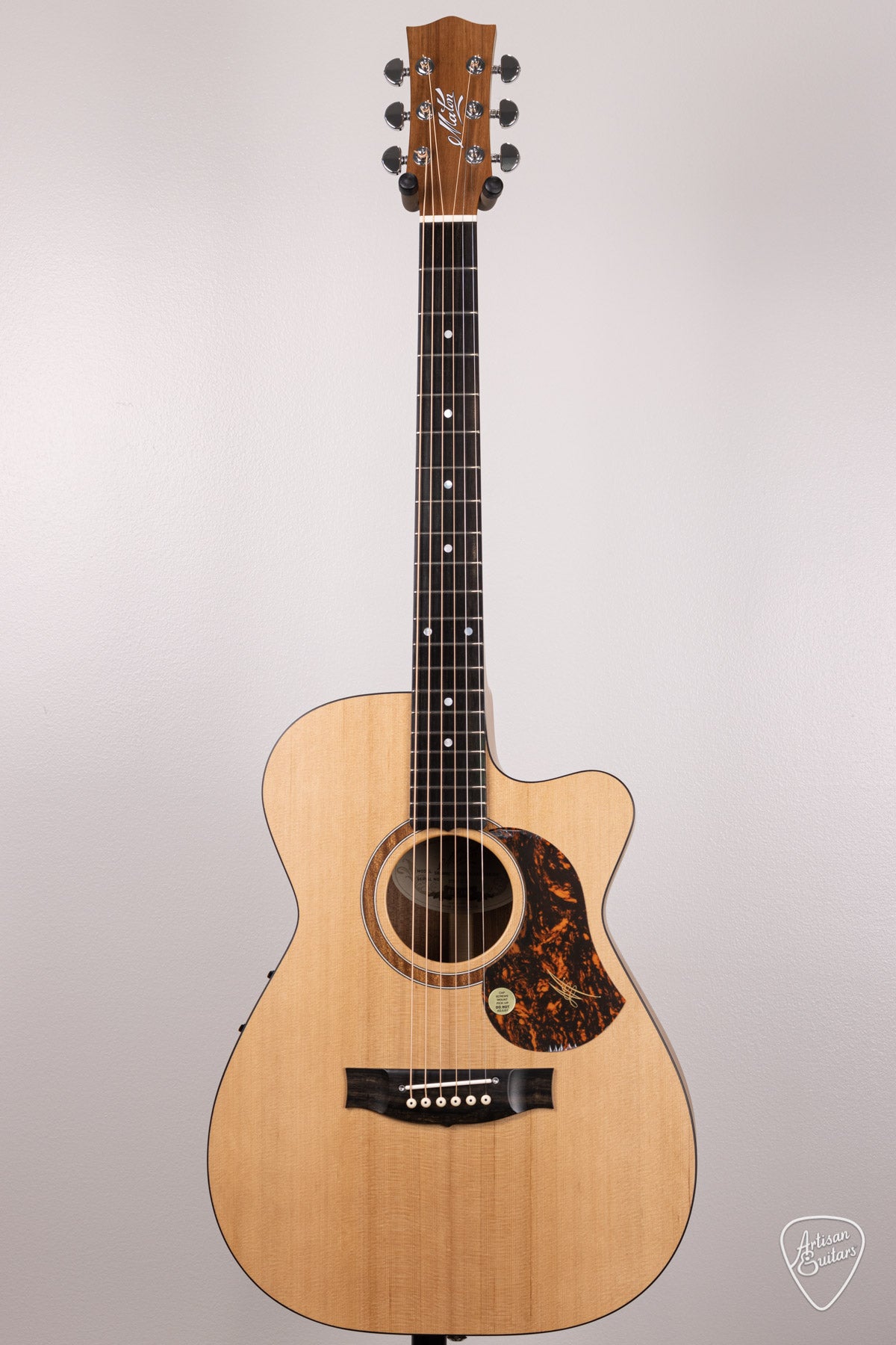 Maton Guitars Solid Road Series SRS-808C - 16519