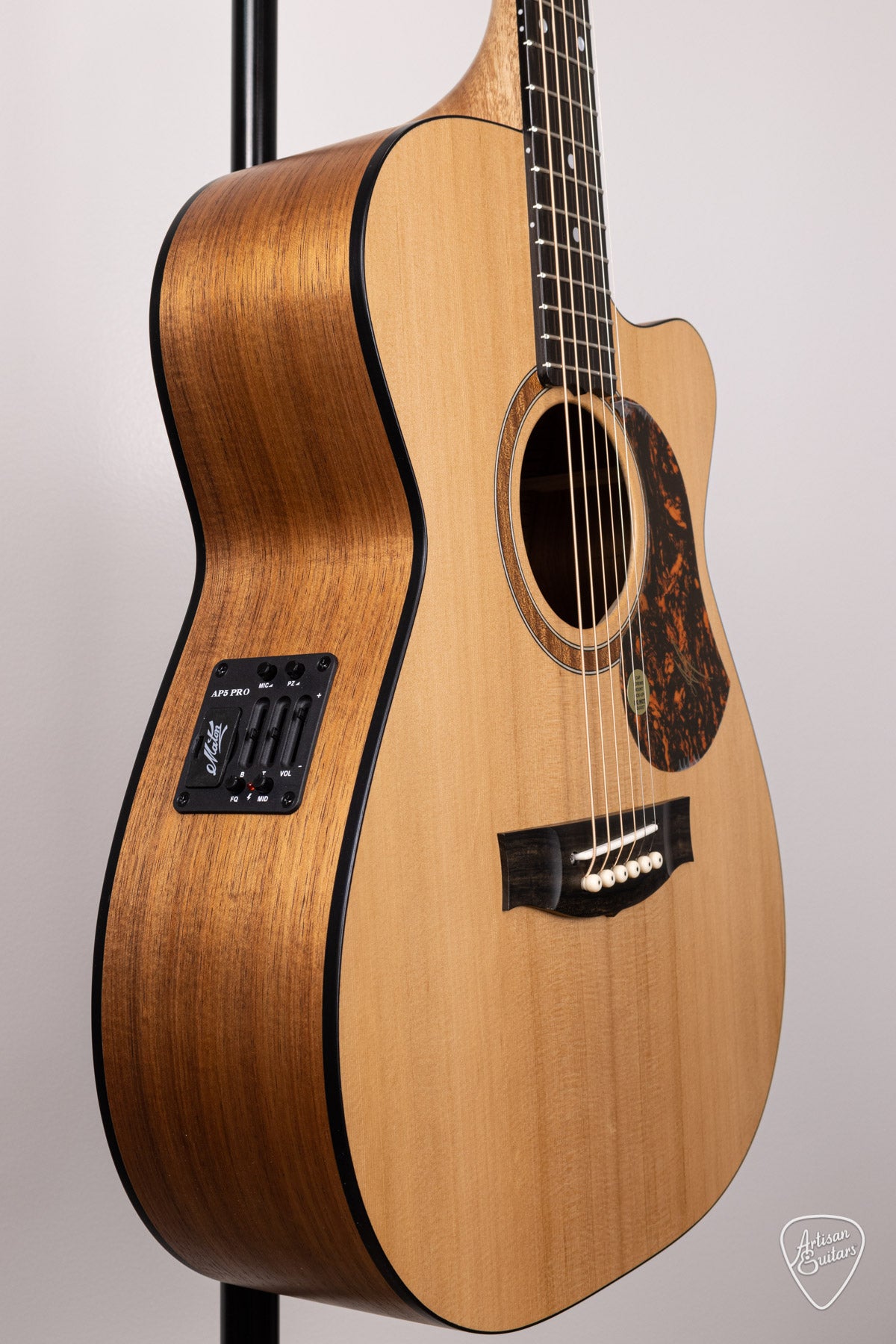 Maton Guitars Solid Road Series SRS-808C - 16519