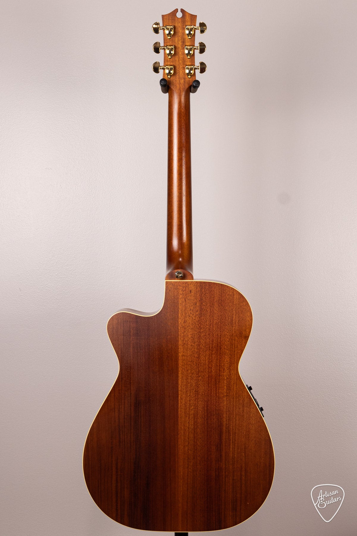 Maton Guitars Pre-Owned EBG-808C Nashville Cutaway - ID-16706