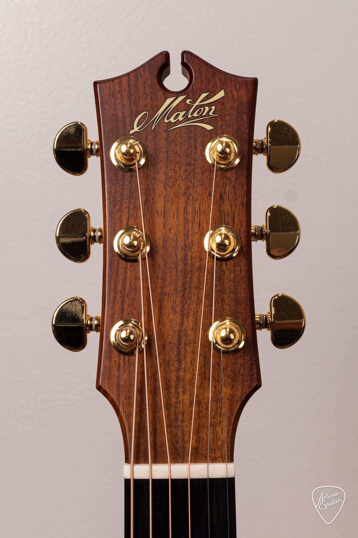 Maton Guitars Pre-Owned EBG-808C Nashville Cutaway - ID-16706