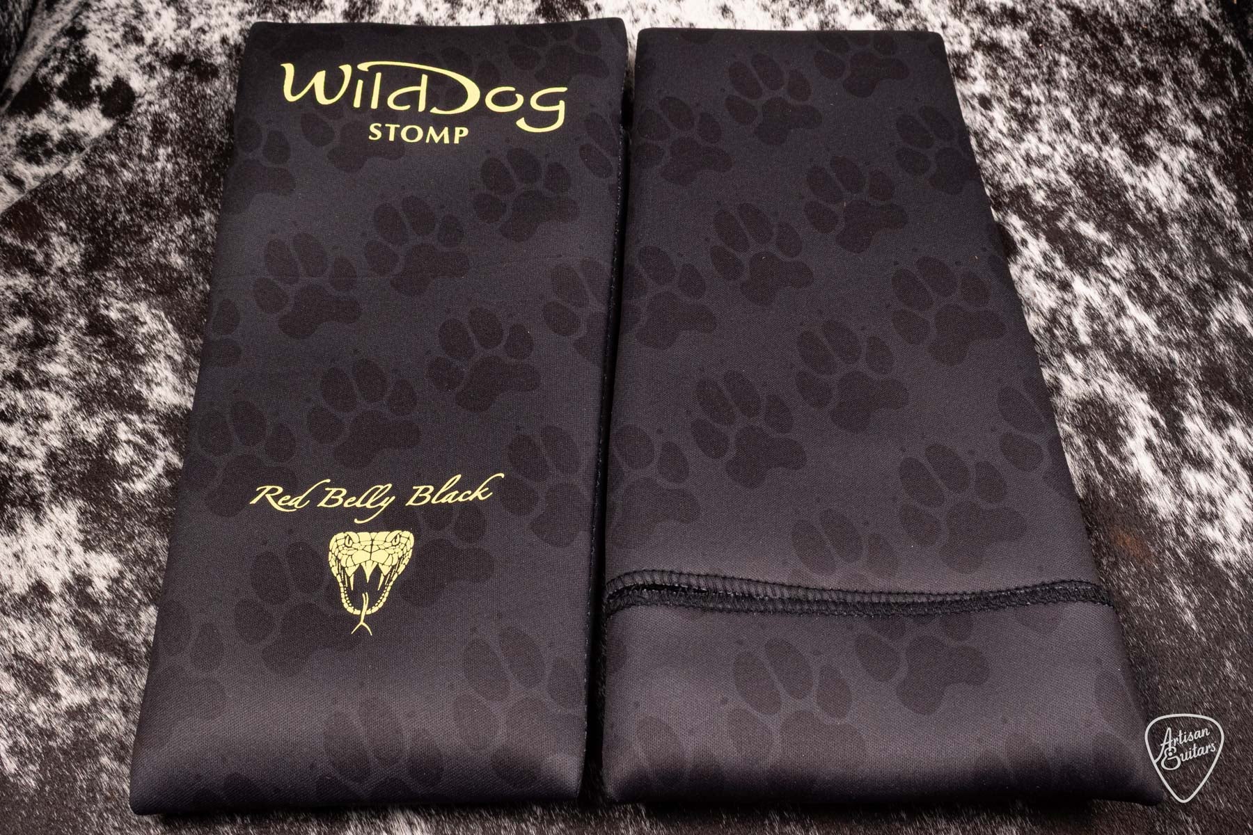 Wild Dog Red Belly Black Stomp Box -  881225