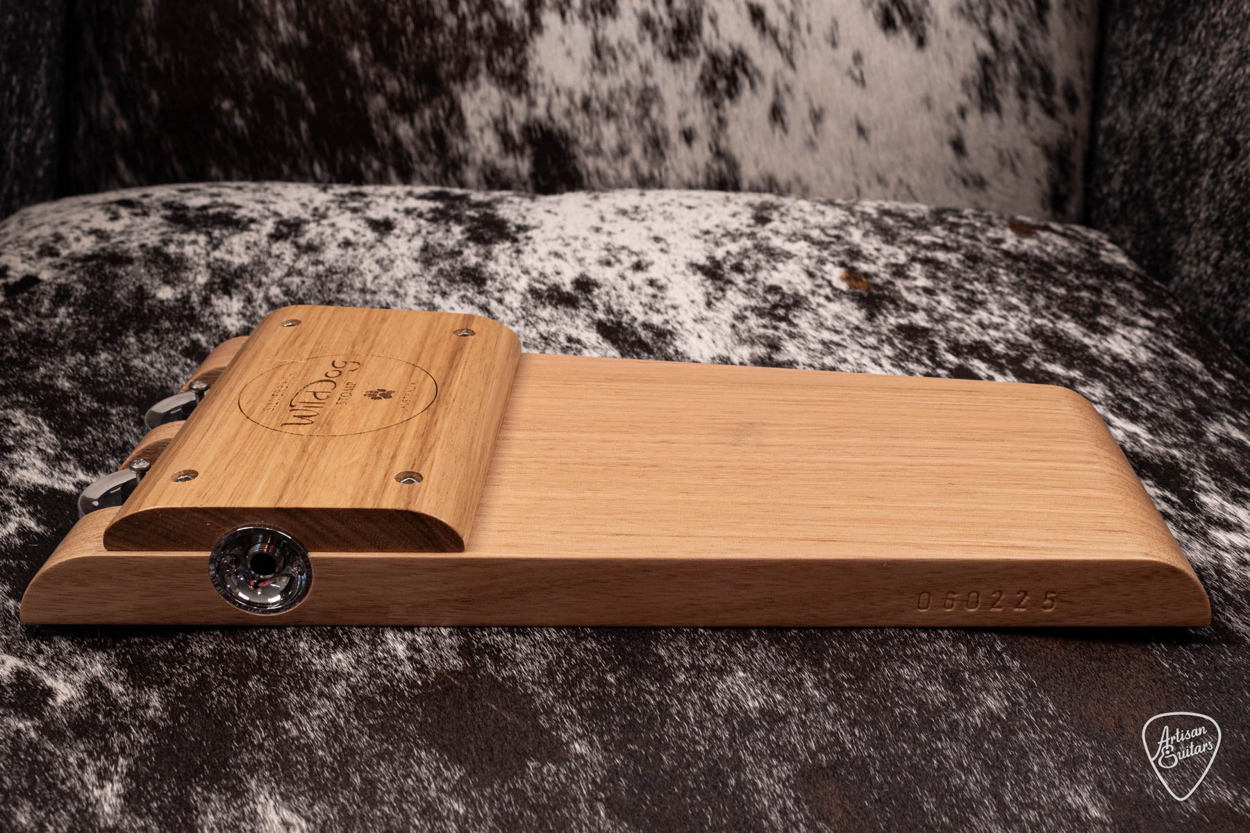 Wild Dog Silverback Stomp Box with Jingles - 060225