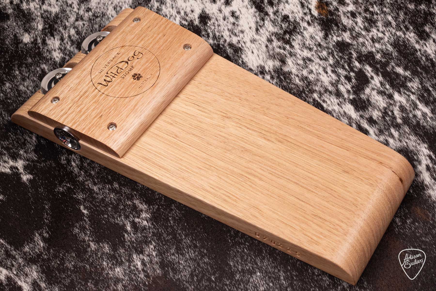 Wild Dog Silverback Stomp Box with Jingles - 070225