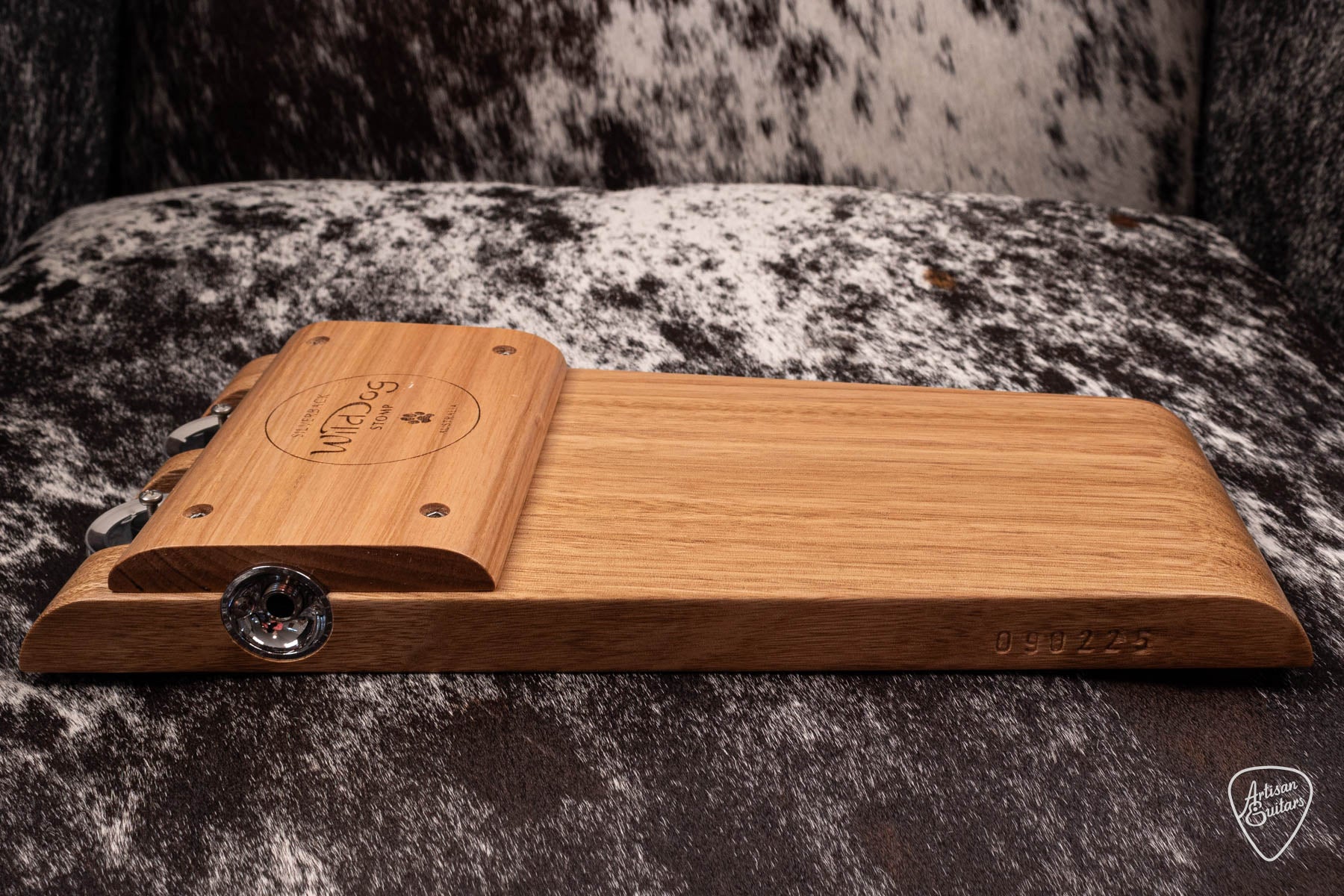 Wild Dog Silverback Stomp Box with Jingles - 090225