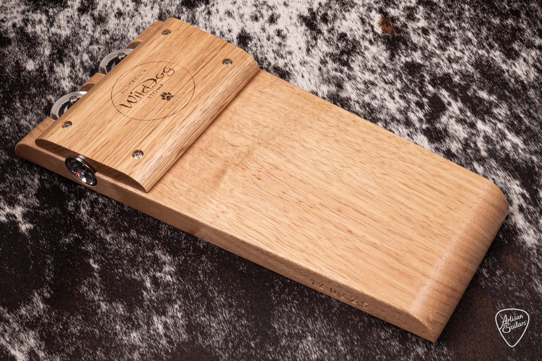Wild Dog Silverback Stomp Box with Jingles - 120225