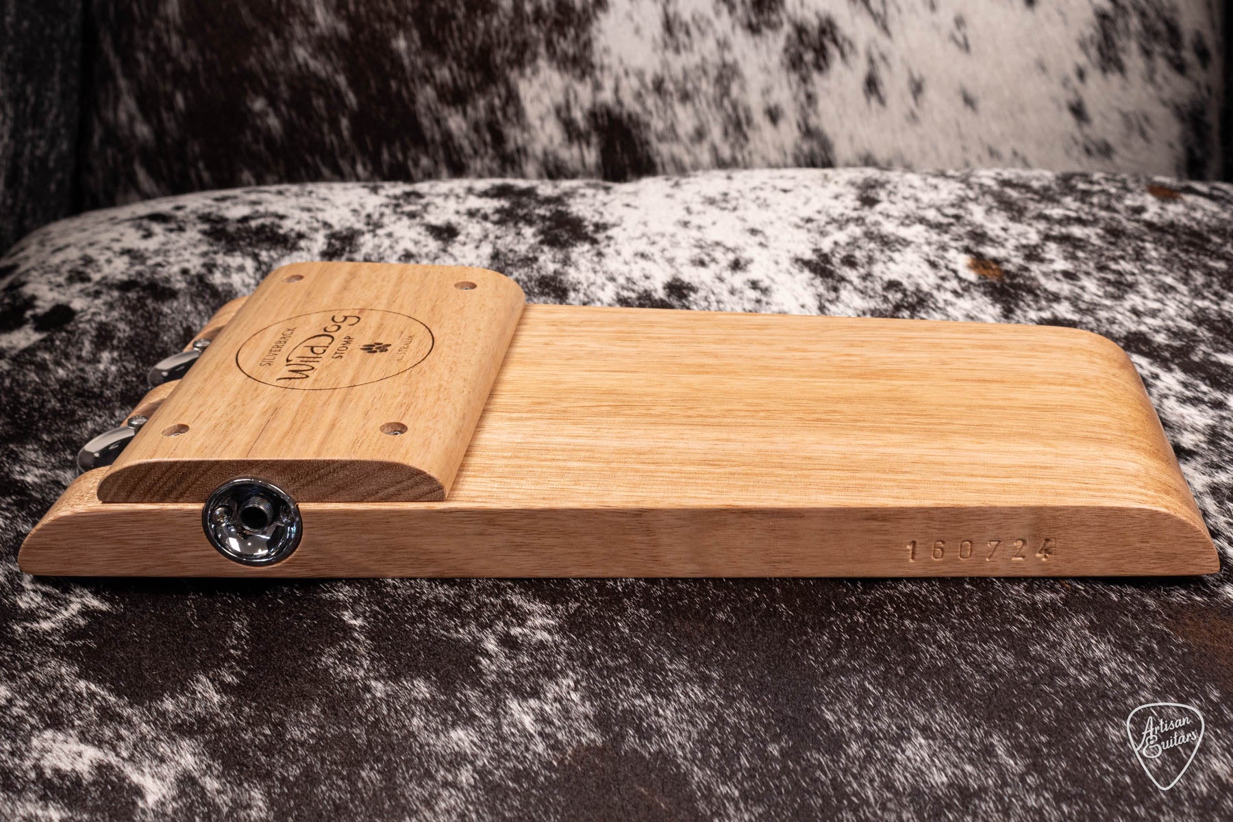 Wild Dog Silverback Stomp Box with Jingles - 160724