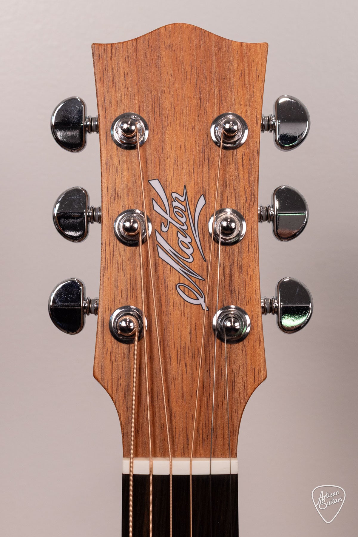 Maton Guitars Solid Road Series SRS-70C Dreadnought - 17133