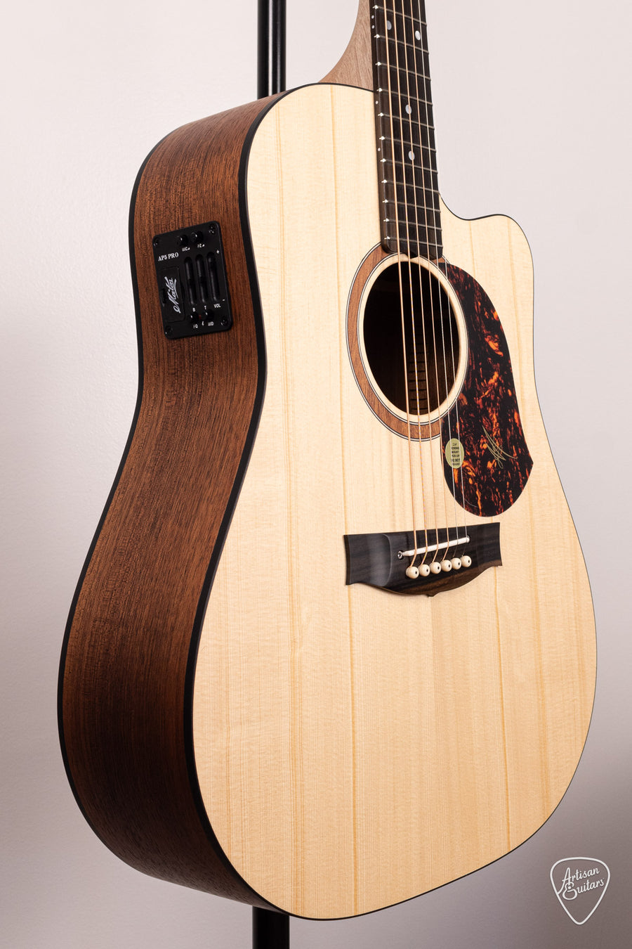 Maton Guitars Solid Road Series SRS-70C Dreadnought - 16880