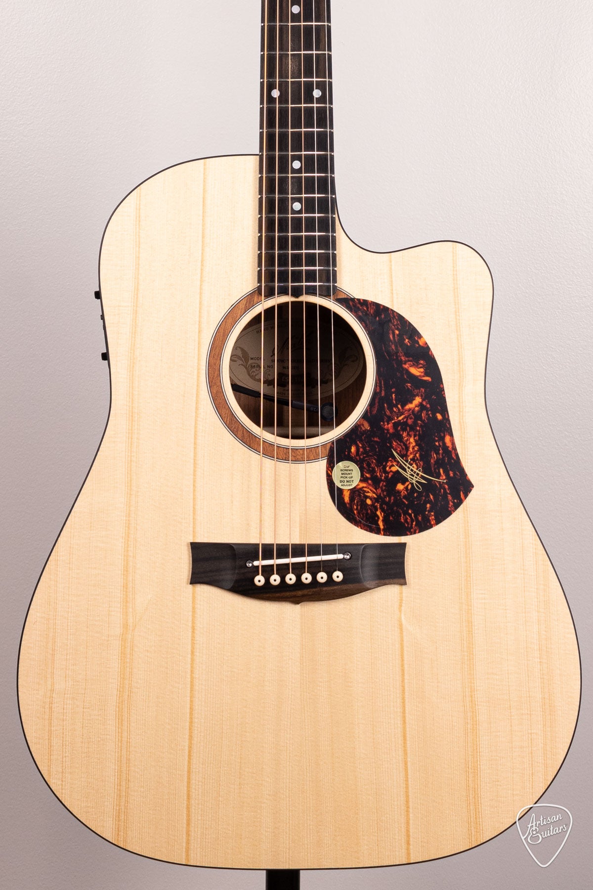 Maton Guitars Solid Road Series SRS-70C Dreadnought - 16880