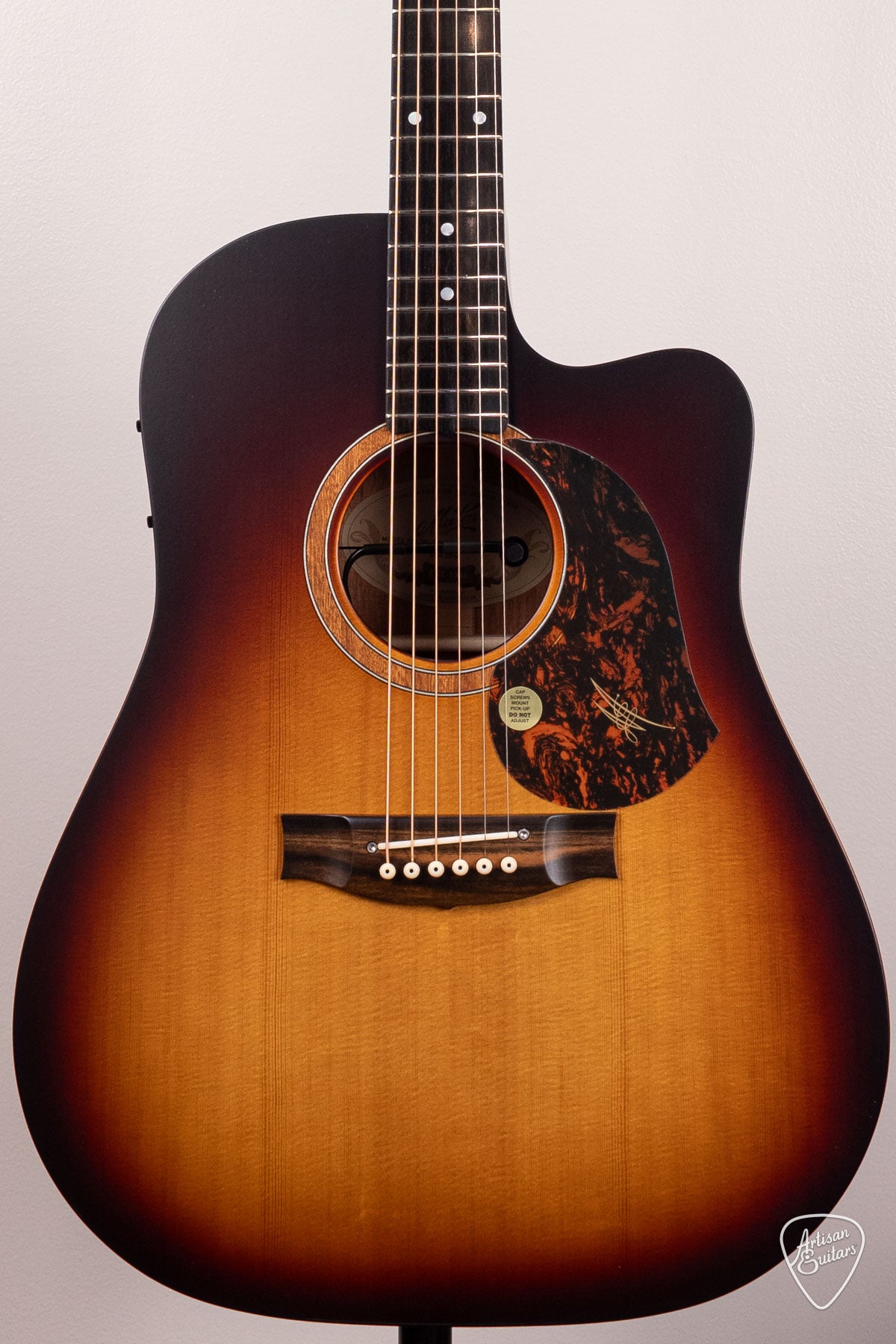 Maton Guitars Solid Road Series SRS-70C Dreadnought - 16876