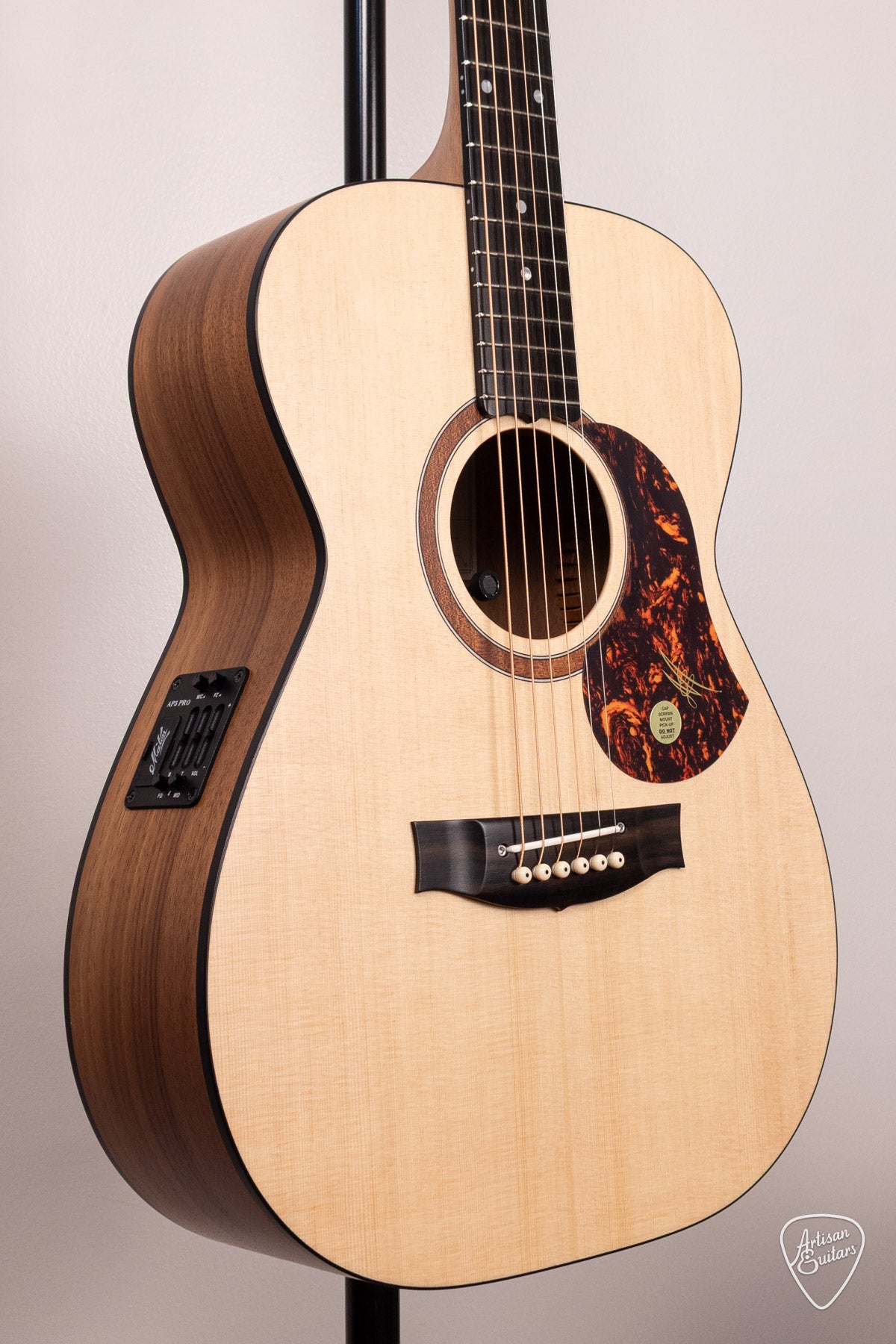Maton Guitars Solid Road Series SRS-808 - 17190