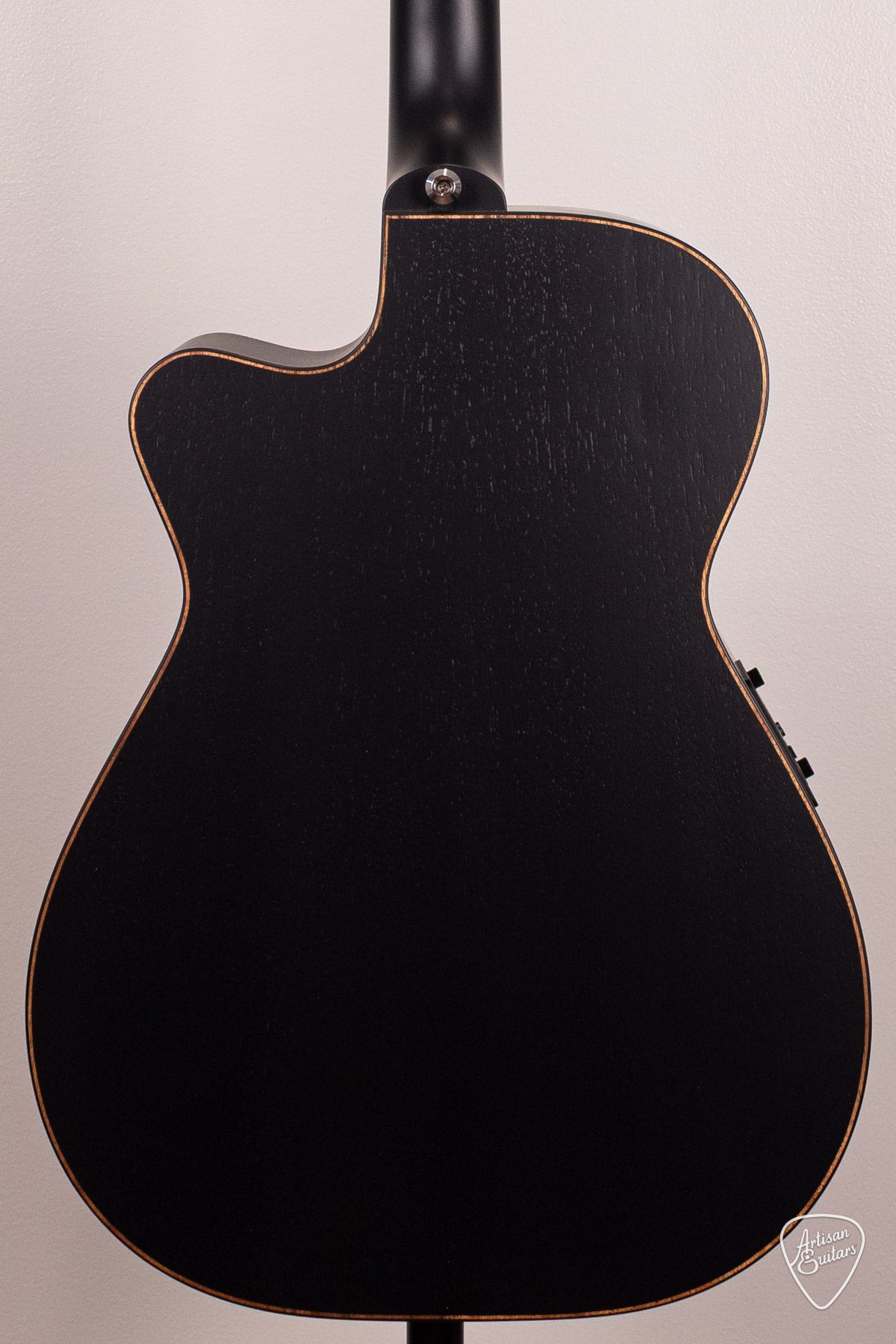 Maton Guitars SRS-808C Custom Black Pinstripe - 17016