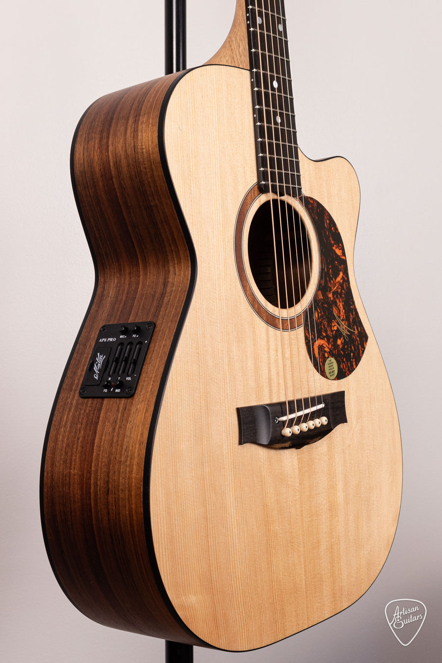 Maton Guitars Solid Road Series SRS-808C - 16879