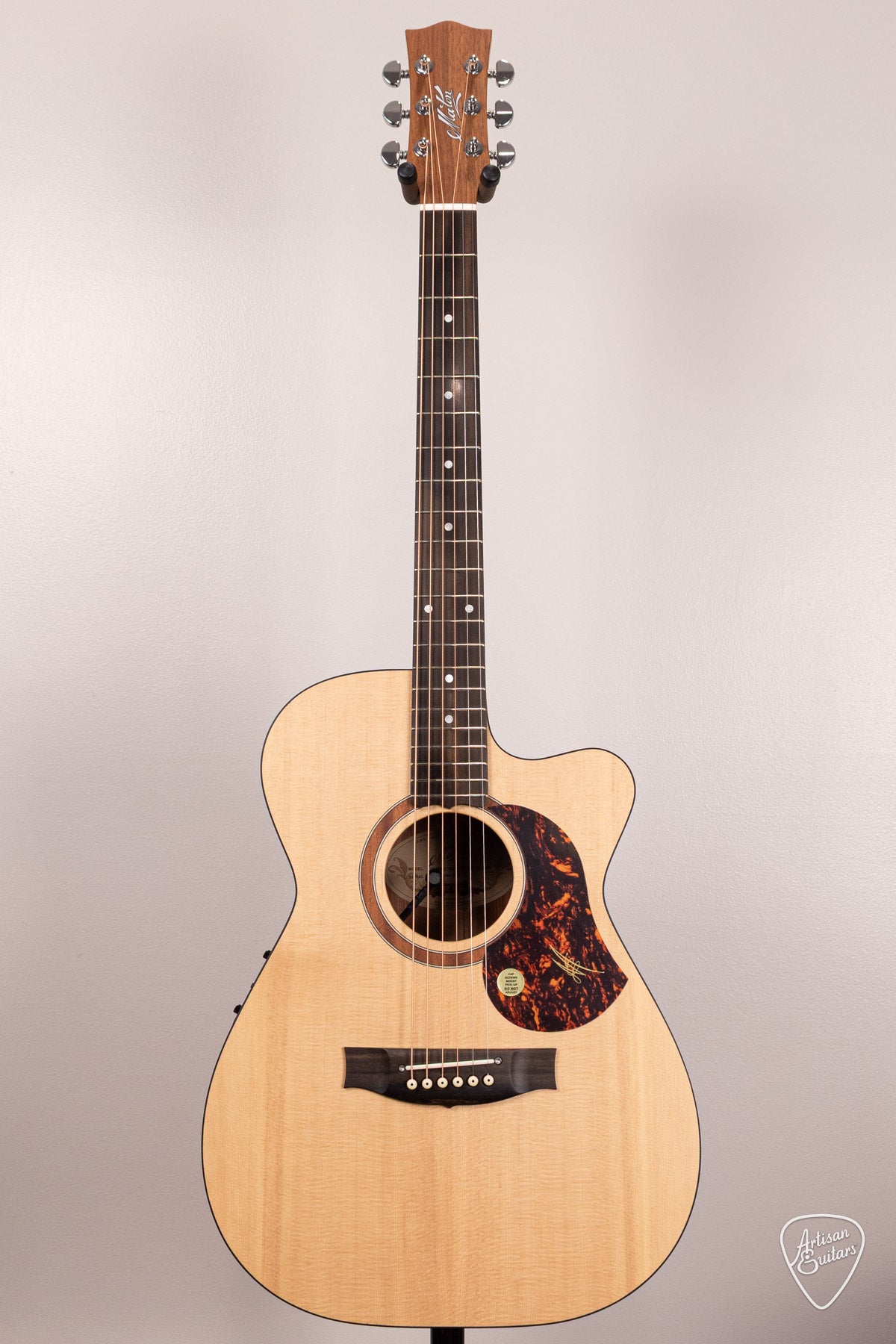 Maton Guitars Solid Road Series SRS-808C - 17025