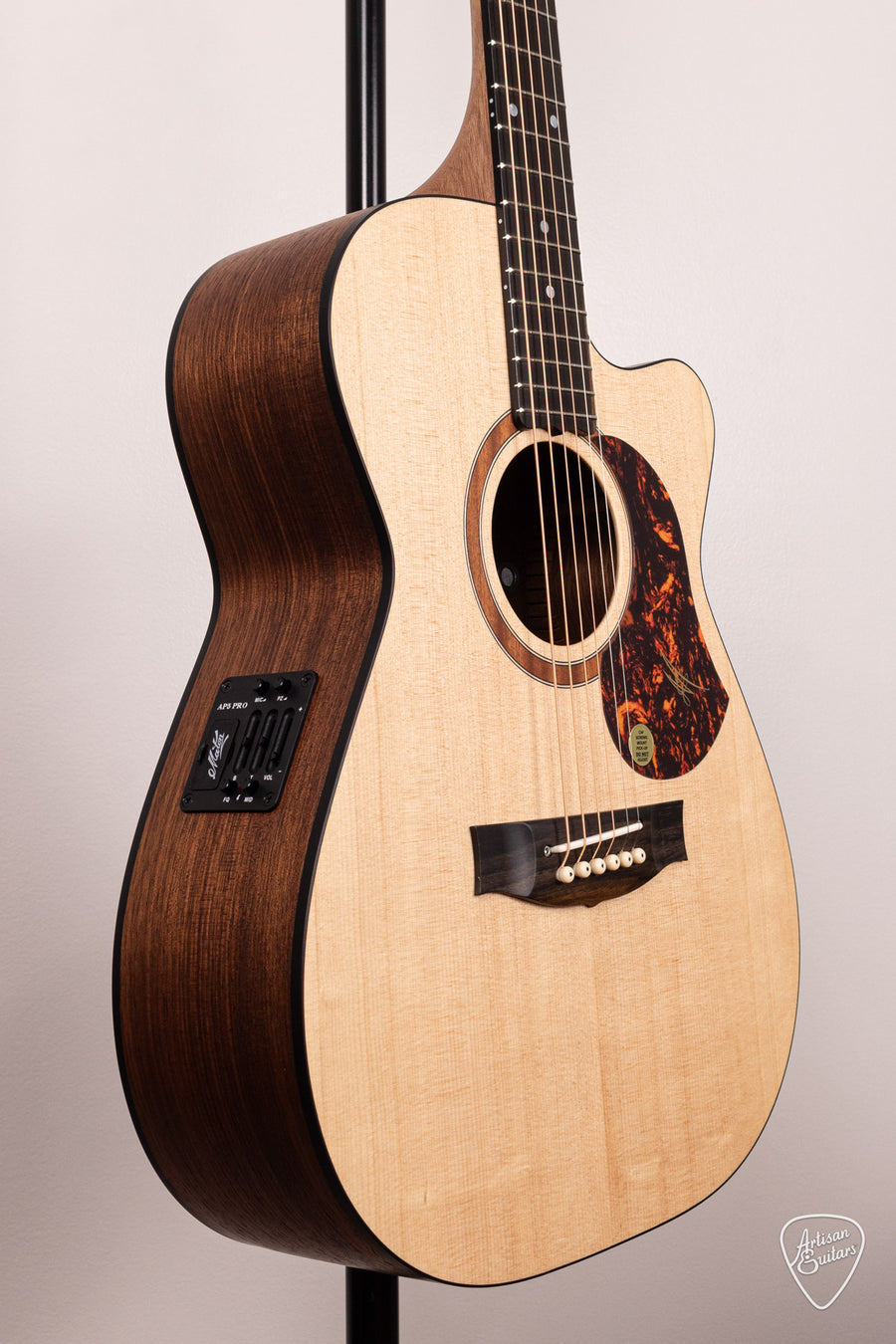 Maton Guitars Solid Road Series SRS-808C - 16937