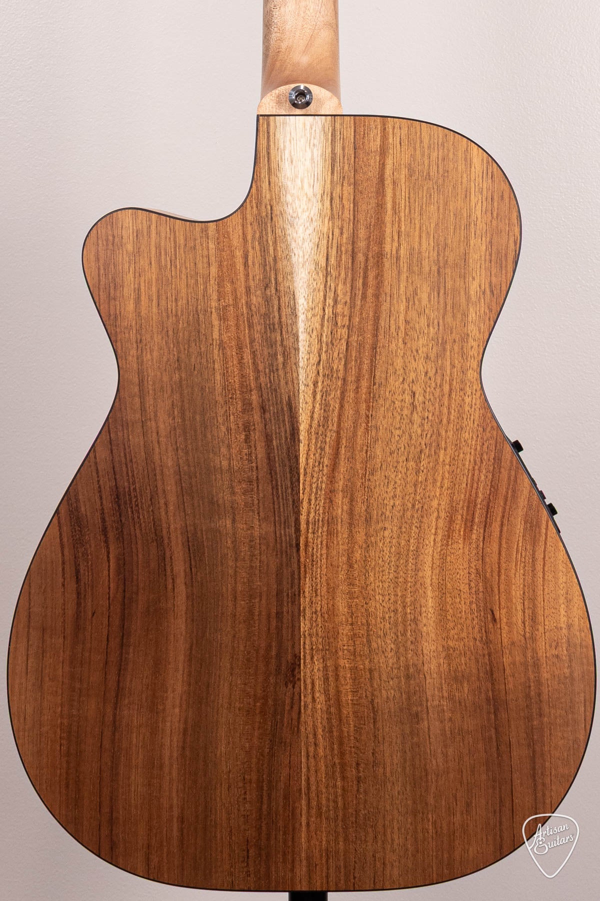 Maton Guitars Solid Road Series SRS-808C - 17068