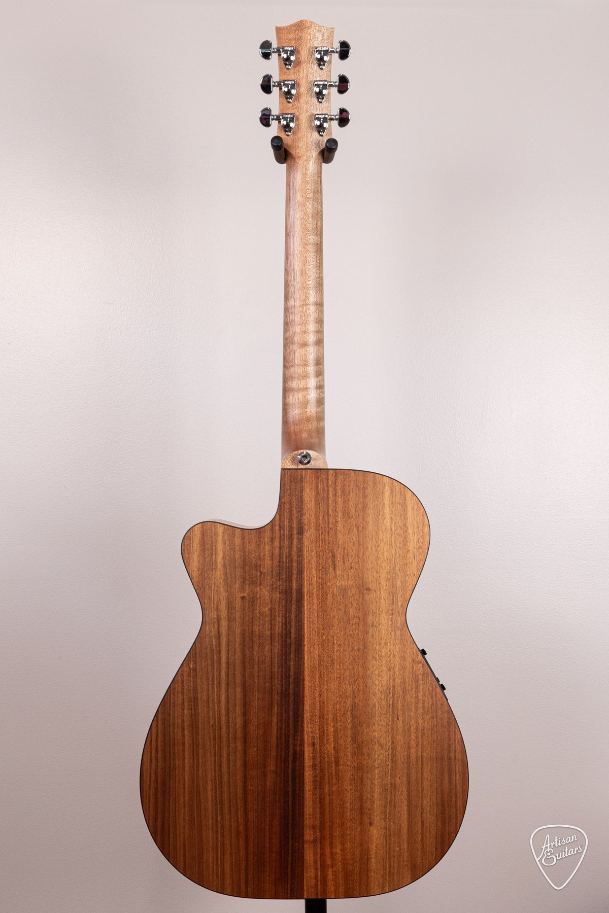 Maton Guitars Solid Road Series SRS-808C - 17116