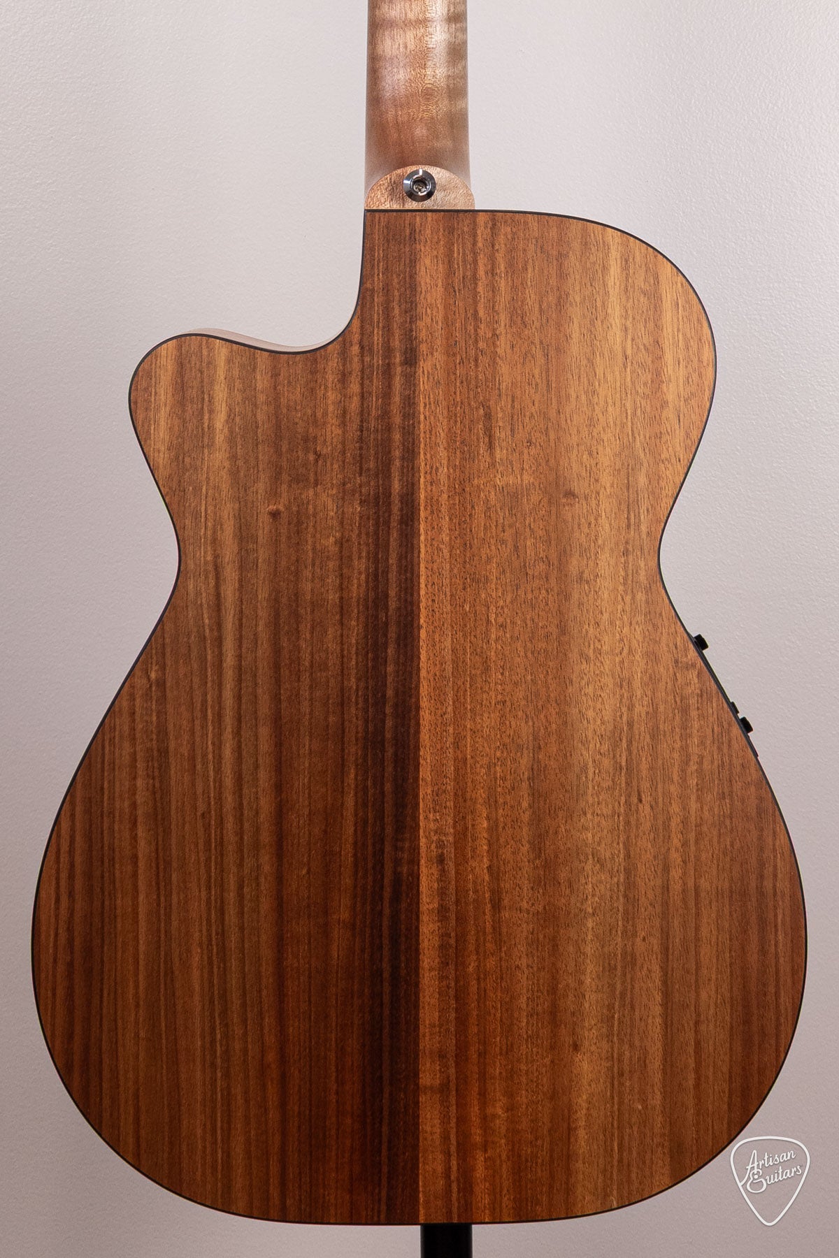 Maton Guitars Solid Road Series SRS-808C - 17116