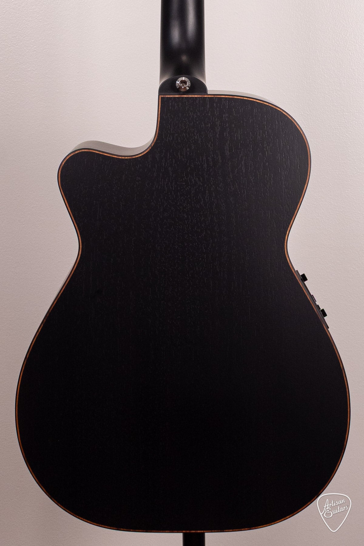 Maton Guitars SRS-808C Custom Black Pinstripe - 17017