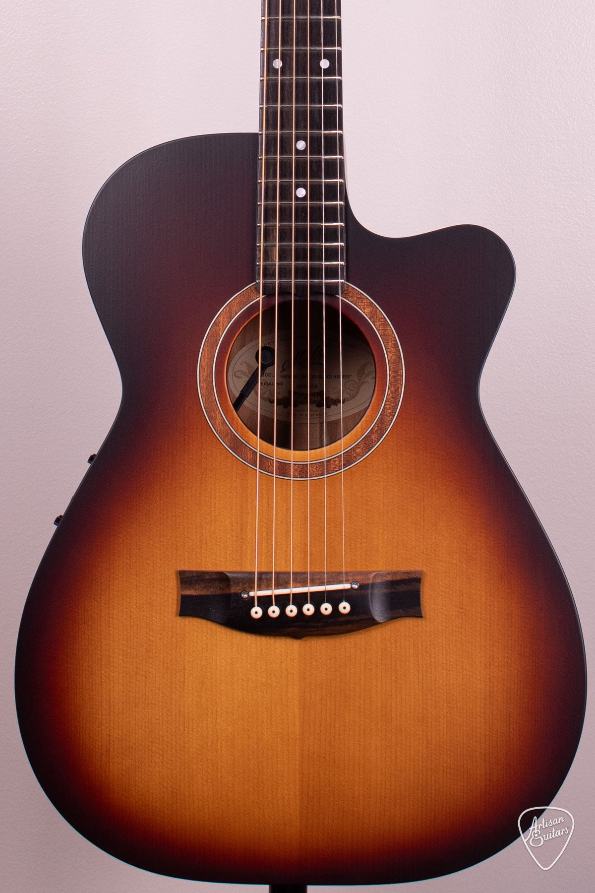 Maton Guitars Solid Road Series SRS-808C - 16973