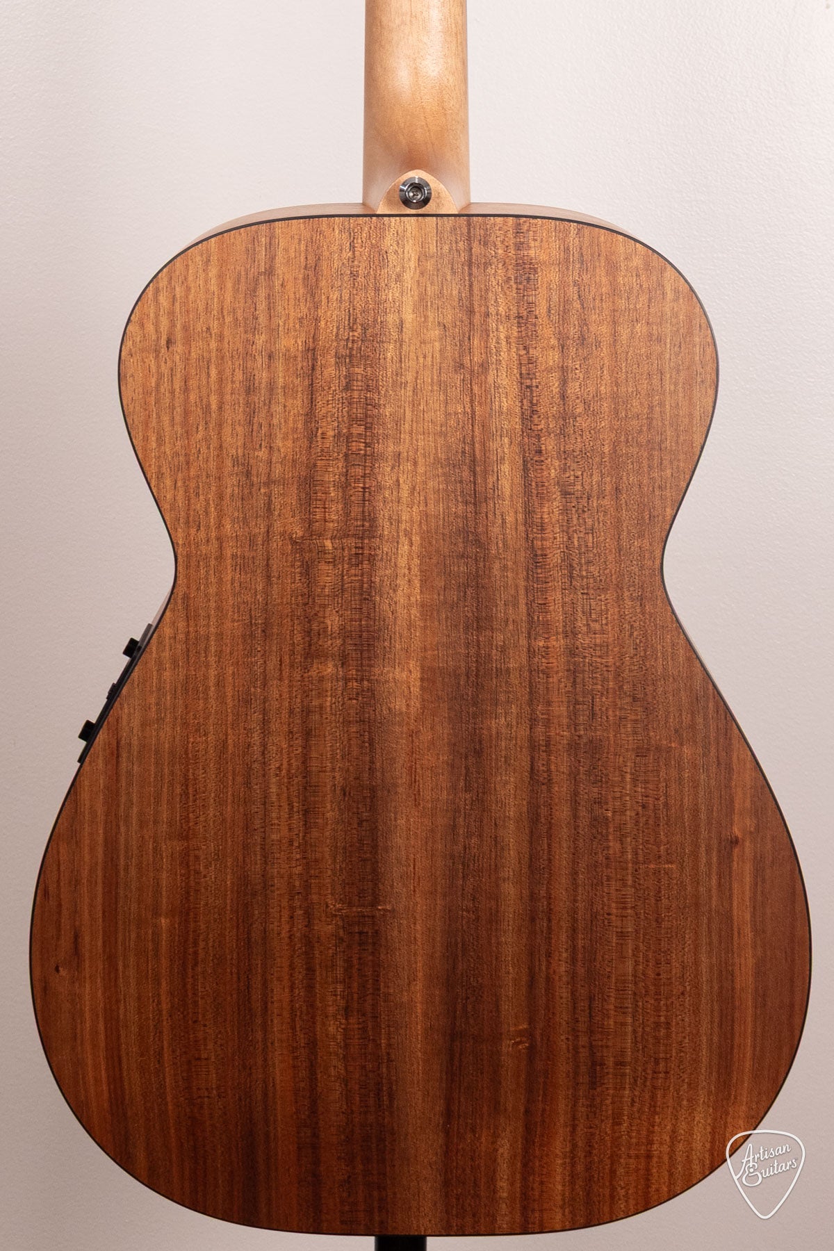 Maton Guitars Left-Handed Solid Road Series SRS-808 - 17248
