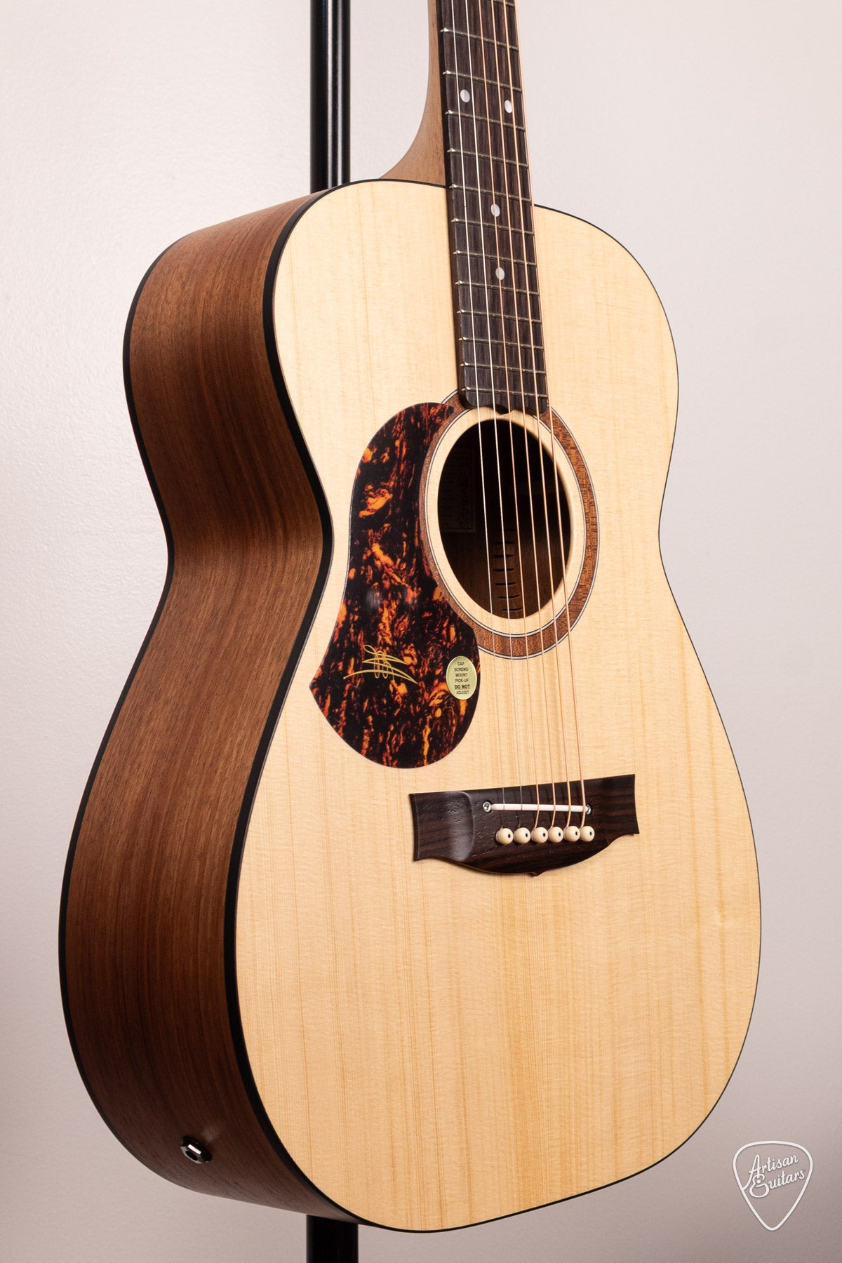 Maton Guitars Left-Handed Solid Road Series SRS-808 - 17248